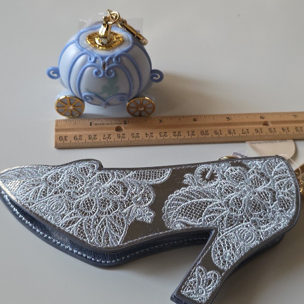 Bath & Body‎ Works Disney CINDERELLA  Shoe Pouch And Sanitizer Holder - Picture 3 of 15